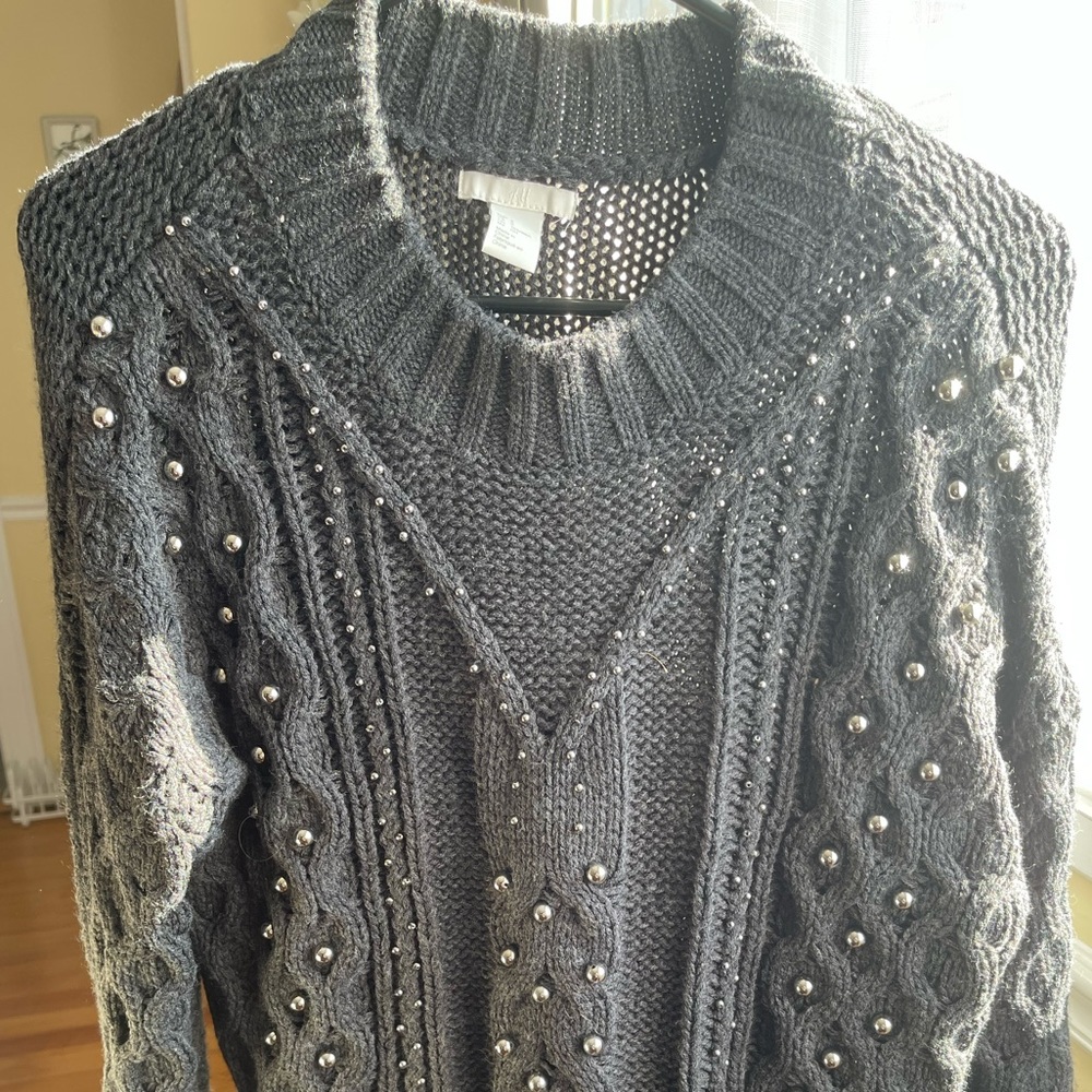 H&M Sweater - Picture 2 of 4